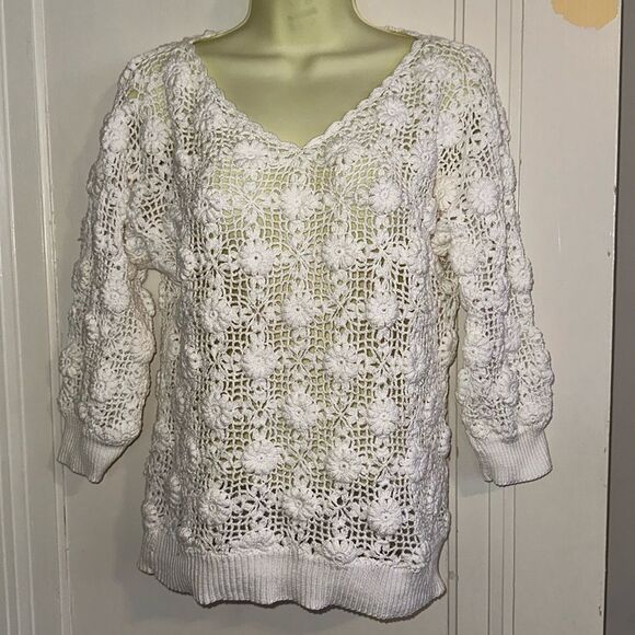 White floral open crochet V neck sweater with 3/4 sleeves - Picture 1 of 7
